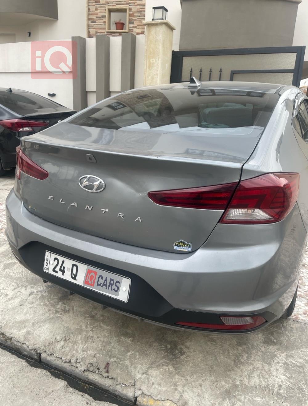 هیۆندای ئەلەنترا